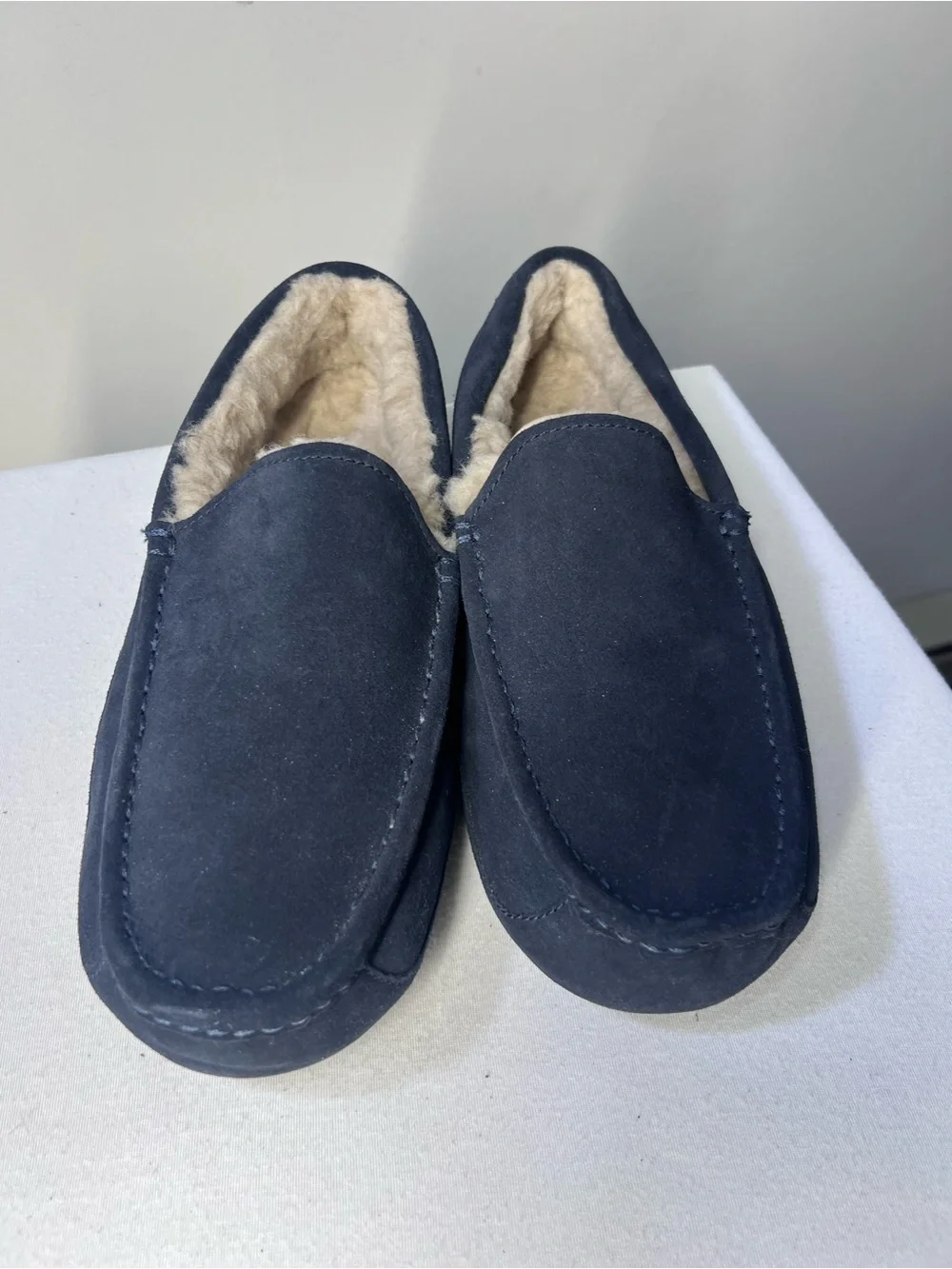 UGG MENS ASCOT BLUE Suede Slippers, size 11, new no box